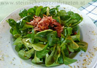 Vogerlsalat mit Speck und Kernöl-Dressing Vogerlsalat mit Speck und Kernöldressing