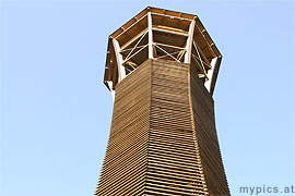 Aussichtswarte an der südoststeirischen Hügelland Weinstraße