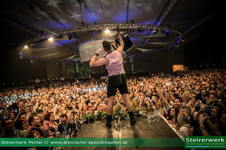 Andreas Gabalier rockte auch 2015 die Bühne in Graz andreas gabalier bauernbundball stadthalle graz