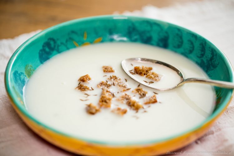 Rezept für eine Sauerrahmsuppe