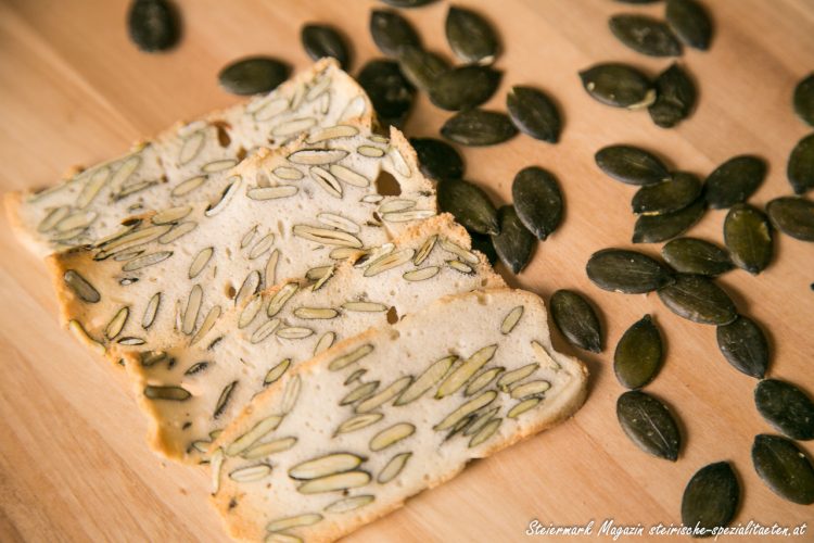 Zwieback mit Kürbiskernen