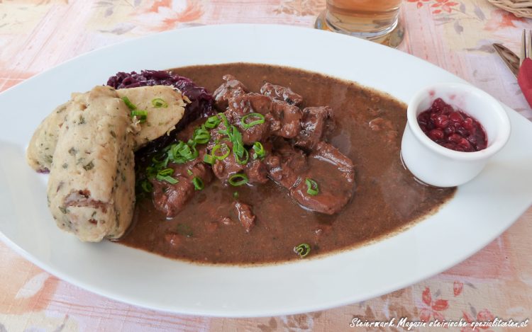 Hirschgulasch