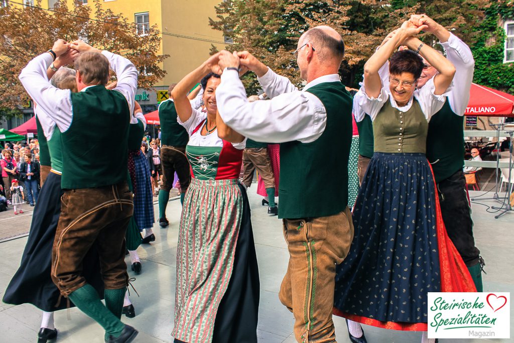 Tanzen beim Aufsteirern in der Stadt Tanzgruppe Aufsteirern Steiermark
