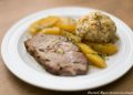 Schweinsbraten mit Bratkartoffel und Semmelknödel Rezept