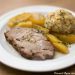 Schweinsbraten mit Bratkartoffel und Semmelknödel Rezept