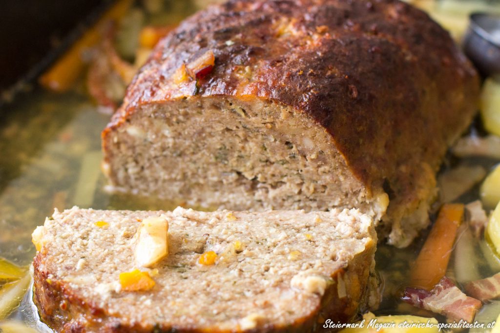 Faschierter Braten Rezept mit Beilagen - Knusprig & saftig