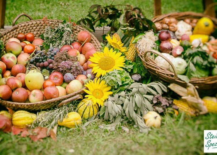 Joghurtdressing » Schnelles Rezept für ein leichtes Salatdressing