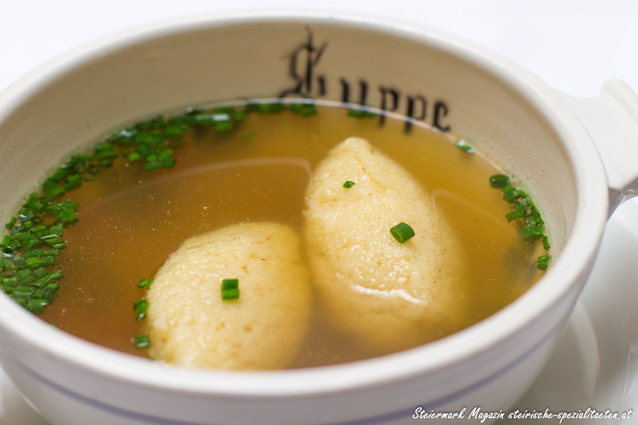 Perfekte Grießnockerl - flaumig zart in klarer Suppe - Rezept