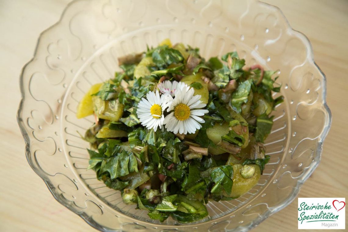 Röhrlsalat mit warmen Erdäpfeln (Löwenzahnsalat) | REZEPT