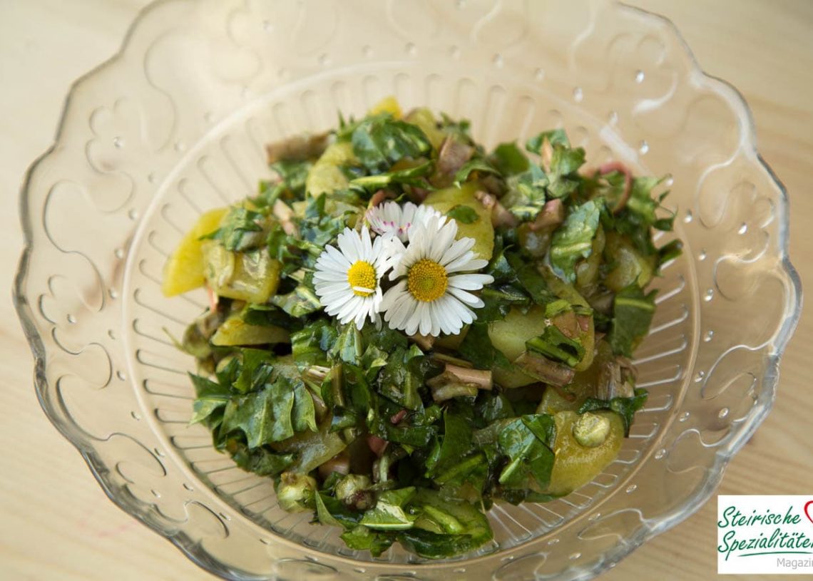 Röhrlsalat mit warmen Erdäpfeln (Löwenzahnsalat) | REZEPT