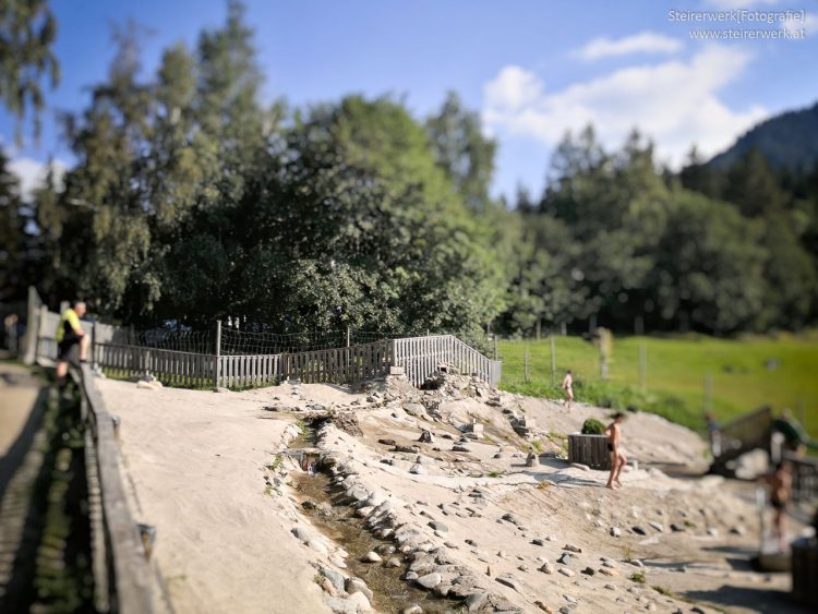 Kinder-Wasserspielpark im Waldpark Hochreiter nahe der Teichalm