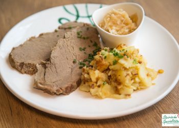 Rezept für gekochtes Rindfleisch mit Beilagen