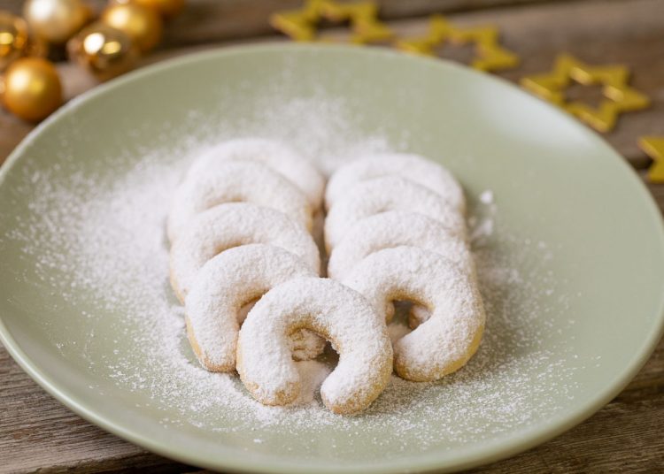 Vanillekipferl Rezept mit Nüssen - Mamas Weihnachtsklassiker
