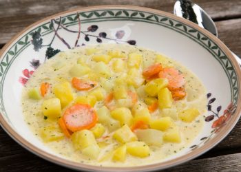 Gemüseeintopf mit Erdäpfel, Karotten und Kohlrabi