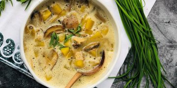 Erdäpfelsuppe mit Schwammerl
