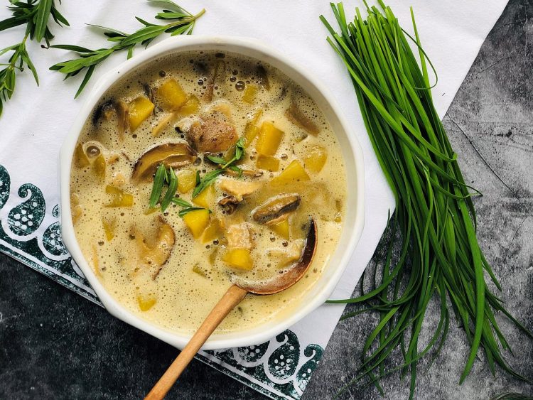 Erdäpfelsuppe mit Schwammerl