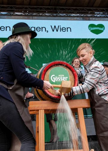 Bieranstich beim Steiermark Frühling in Wien